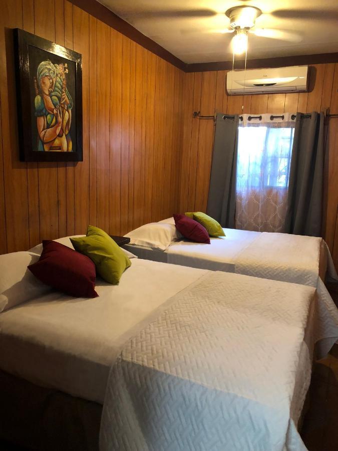 La Zona Hostel Сан-Сальвадор Экстерьер фото