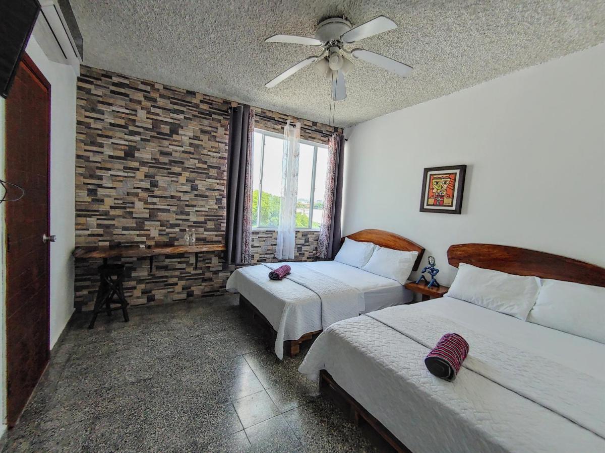 La Zona Hostel Сан-Сальвадор Экстерьер фото